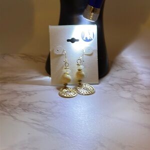 Shopko AJ Earrings NWT GOLD & Cream Dangle